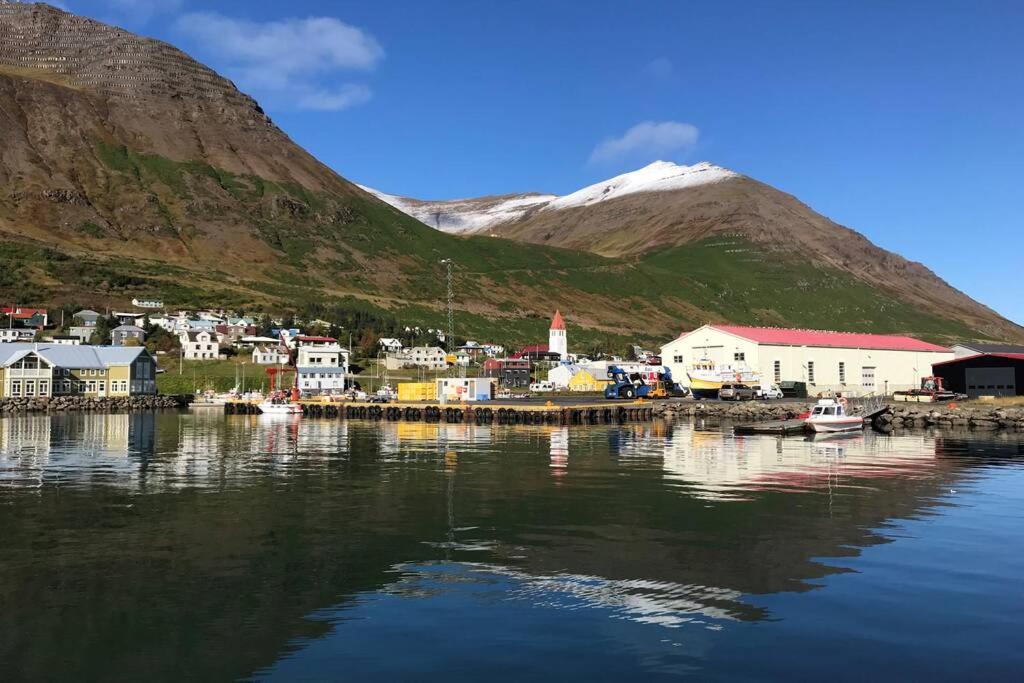 House With A Warm Soul In North Iceland Siglufjordur Экстерьер фото