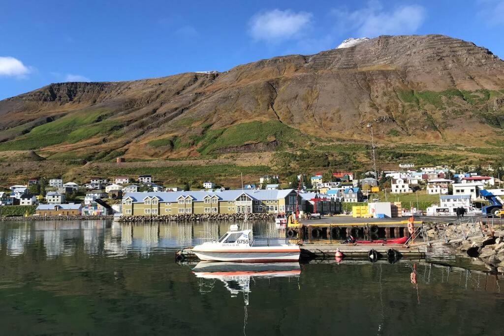 House With A Warm Soul In North Iceland Siglufjordur Экстерьер фото